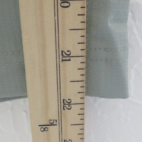 Columbia* Men's 1.5" Belt Loop Multipocketed Snap Closure Flat Front Shorts~ 38W - Picture 11 of 12